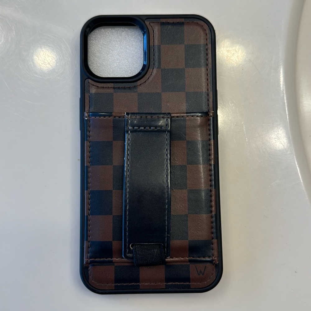 Walli iPhone 13 case